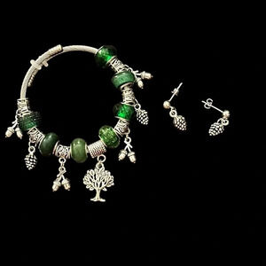 ⭐️Host Pick⭐️ Homemade bracelet and earrings.